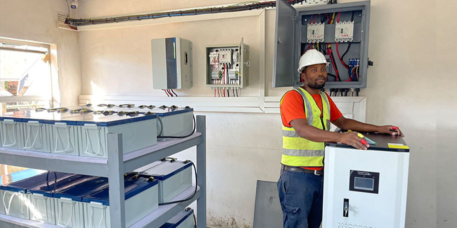 Système solaire hors réseau de 65 kW pour une usine au Zimbabwe